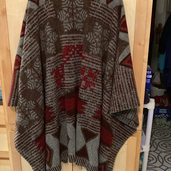 American Eagle cape like coat. One size - Picture 5 of 6